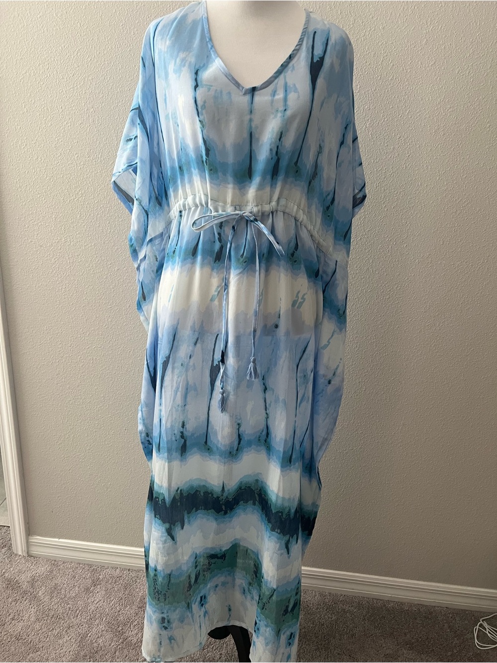 beachlunchlounge Blue and White Tie-Dye Swim Coverup